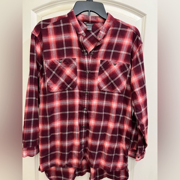 Women’s Eddie Bauer long sleeve flannel with snap button. Size SP - Picture 1 of 3